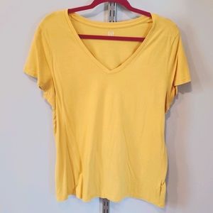 *Gap* tshirt
